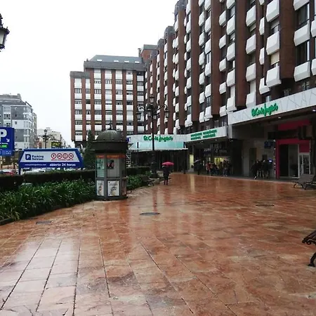 Salesas アパート オビエド